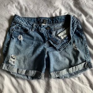 Apt 9 Distressed Rolled Jean shorts 8